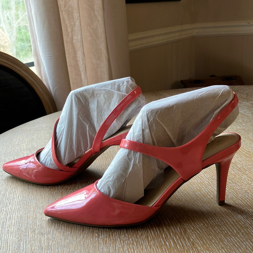 Liz Claiborne 3”heels size 9M